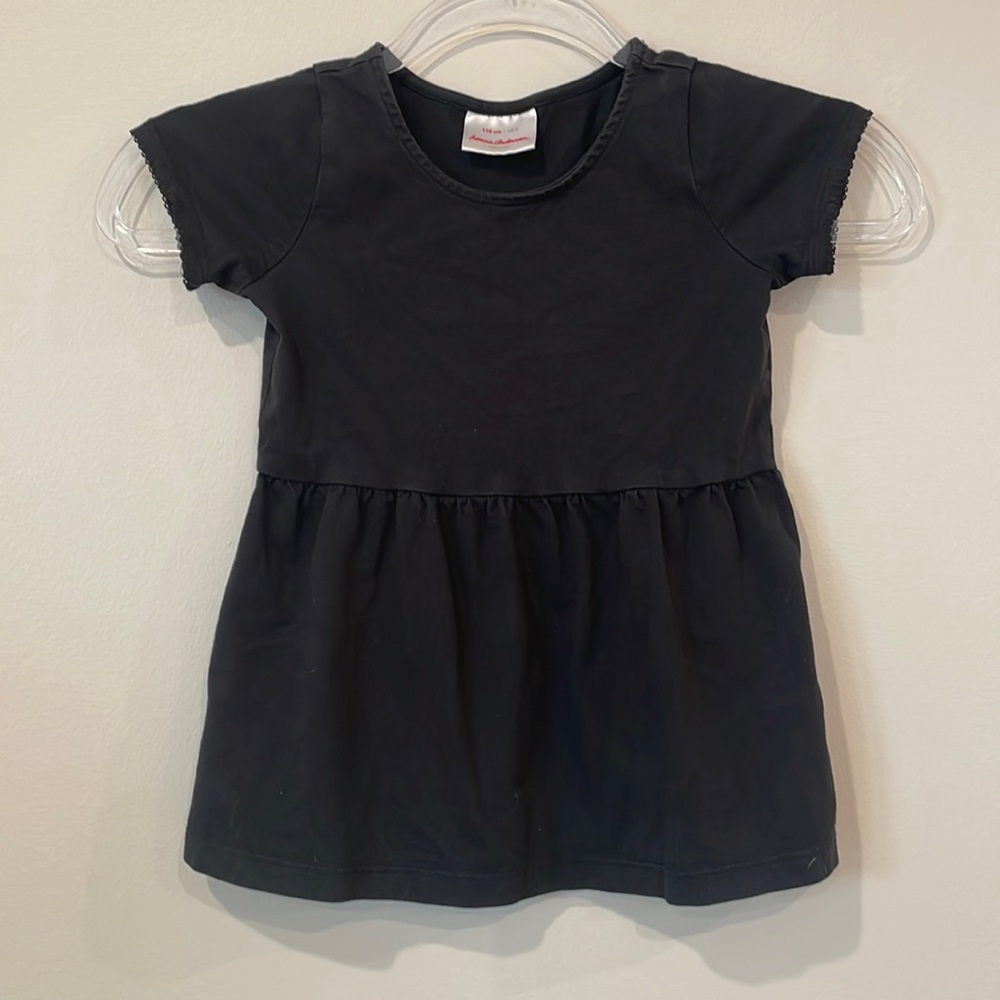 Hanna Andersson Basic Black Skirted Top size 5 / 110